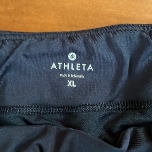 ATHLETA Running Shorts Size XL - Picture 8 of 11